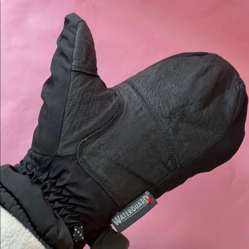 Vintage leather/waterproof material mittens